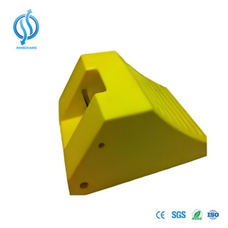 Противооткатные башмаки для стоянки грузовых автомобилей большой емкости из полиуретана