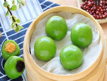 Qingming Festival Food Qingtuan