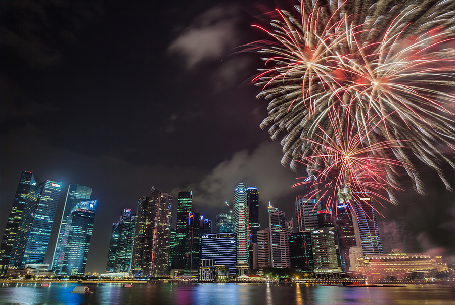 Счастливого национального дня народу Сингапура