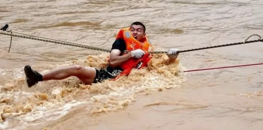 армейские солдаты